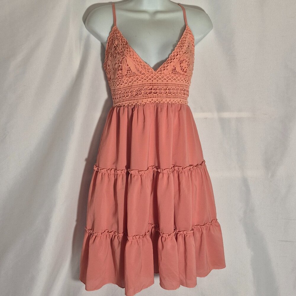 VANILLA BAY Sleeveless short dress, crochet bodice, ruffled tiers, in size Large